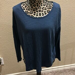 Women’s long sleeve top, lightweight and soft, size M
